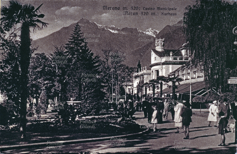 MERANO Casino Municipale-Kurhaus. Costruito nel 1874 da Josef Czerny, ristrutturato e ampliato tra 1912 e 1914 dall\