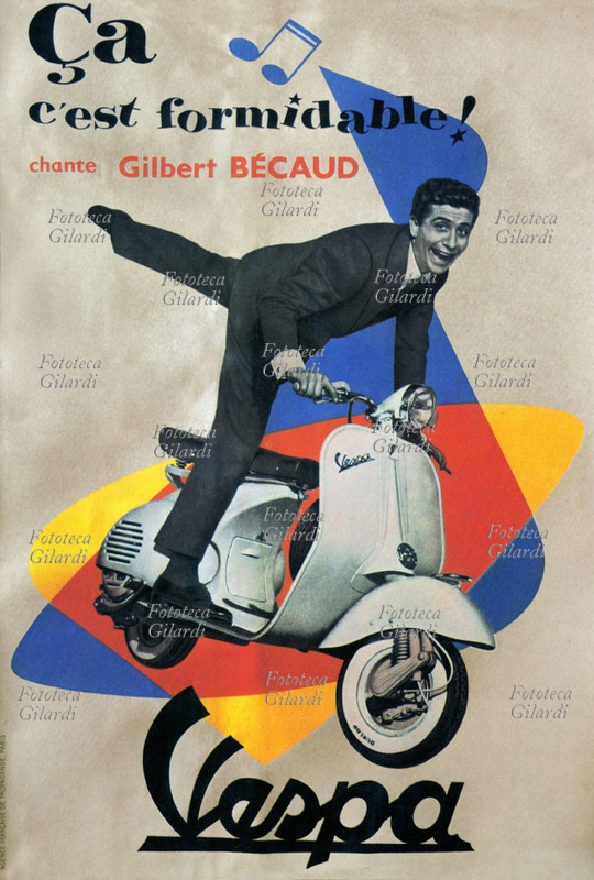 PUBBLICITÀ francese per la Vespa Piaggio: il popolare cantante Gilbert Becaud (1927-2001) soprannominato dai fans \