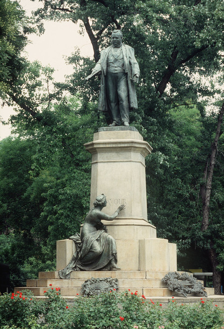 MILAN MONUMENT TO CAVOUR
