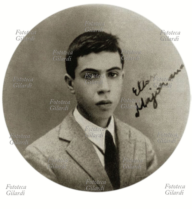 Ettore MAJORANA (5 agosto 1906 – scomparso 27 marzo 1938) Fisico catanese di fama internazionale, allievo di E. Fermi, fu professore di fisica teorica all\