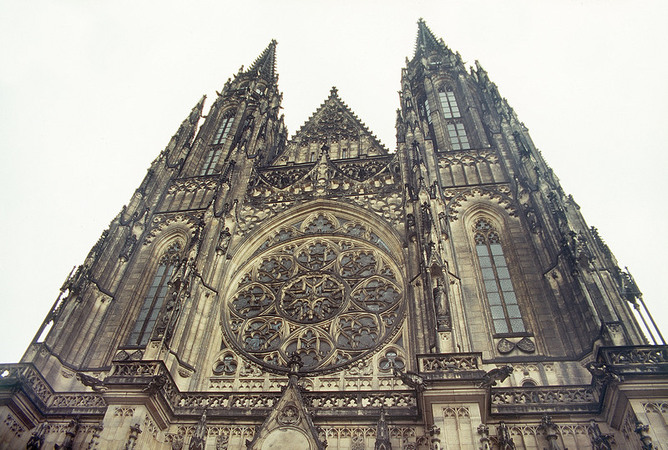 PRAGA CATTEDRALE GOTICA DI SAN VITO PRAGA CATTEDRALE GOTICA DI SAN VITO