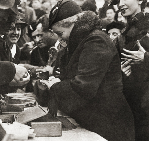 DONNA RACHELE DONA LA FEDE D ORO ALLA PATRIA 1935 DONNA RACHELE DONA LA FEDE D ORO ALLA PATRIA 1935