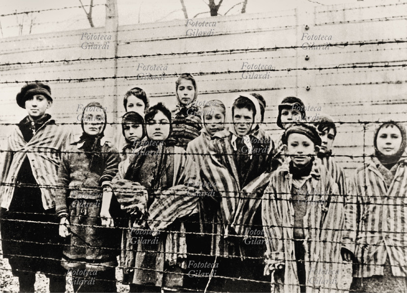 SHOAH 27 gennaio 1945 soldati sovietici dell\