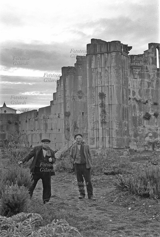 ITALIA Venosa, Abbazia della SS. Trinità; orti all\