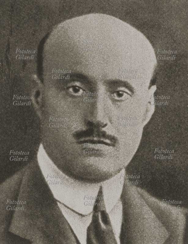 Luigi ALBERTINI (19 ottobre 1871 – 29 dicembre 1941) giornalista, direttore del Corriere della Sera dal 1900 al 1925, quando fu costretto a dimettersi per la sua opposizione al fascismo. Italia, anni Venti del XX secolo.