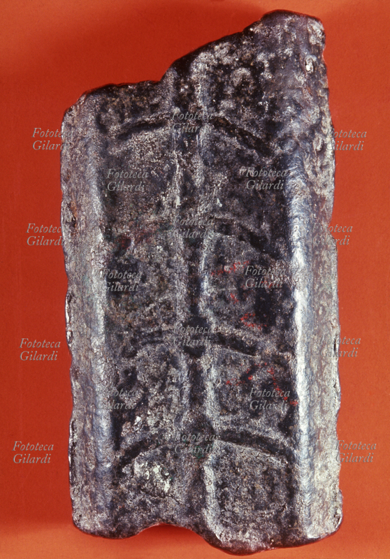 MONETA Romana Absignatum di forma rettangolare. Sul DRITTO un motivo a spina di pesce. V/IV secolo a.C.