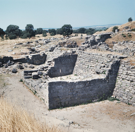 SITO ARCHEOLOGICO DI TROIA SITO ARCHEOLOGICO DI TROIA