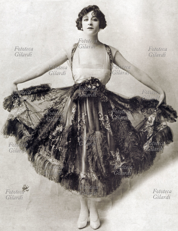Fanny BRICE (18911951) cantante e attrice cinematografica statunitense, fu una delle maggiori protagoniste delle Ziegfield Folies nel 1946. Ritratto fotografico del 1920 circa