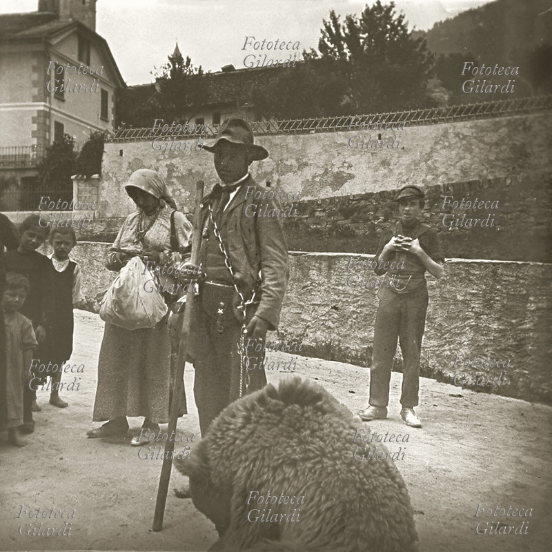 MESTIERI AMBULANTI Girovaghi con l\