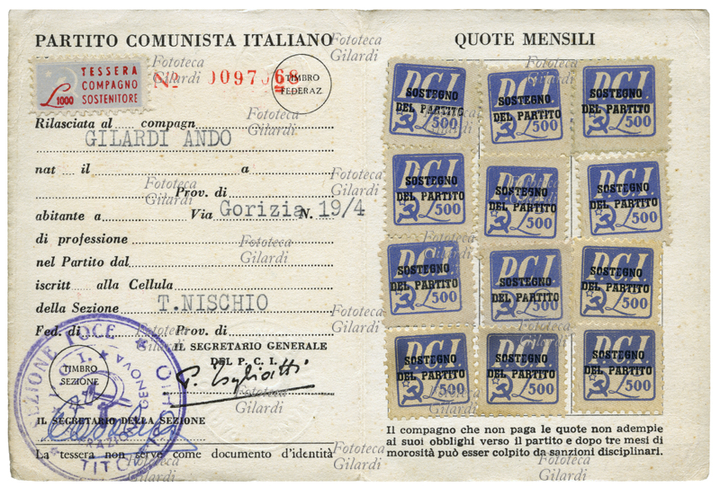 PCI La tessera del Partito Comunista Italiano del 1952: interno della "tessera compagno sostenitore" N° 0097368 appartenuta ad Ando Gilardi, con timbro a firma di Palmiro Togliatti. Sulla destra il casellario per l\