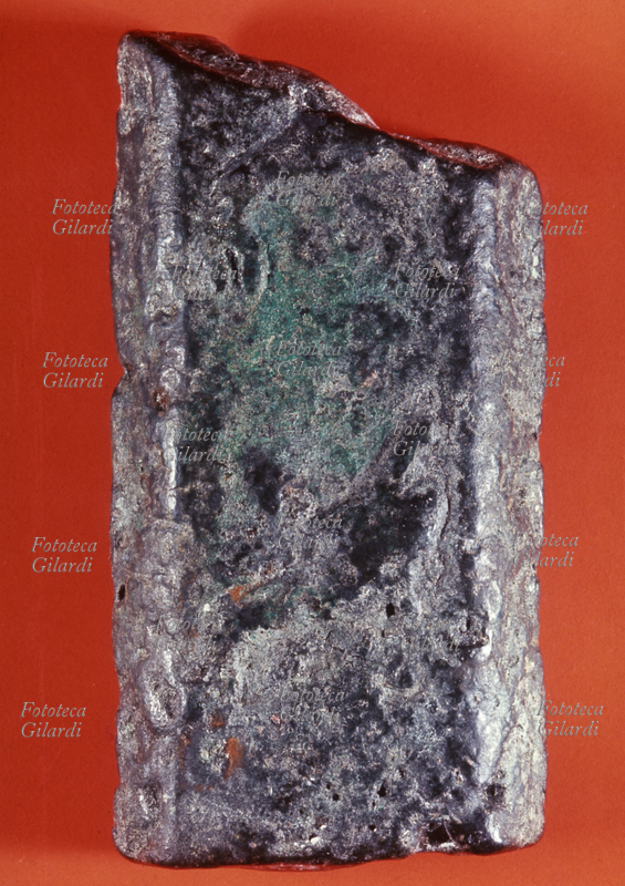MONETA Romana Absignatum di forma rettangolare. Sul VERSO delle tracce di ossido verde. V/IV secolo a.C.