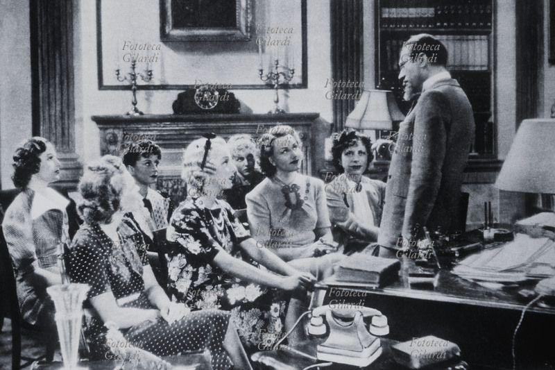 TELEFONI BIANCHI Epoca del telefono bianco: una scena dal film \