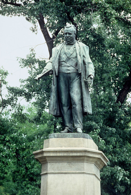 MILAN MONUMENT TO CAVOUR