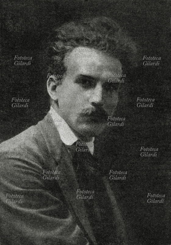 Scipio SLATAPER (1888-1915) scrittore irredentista di Trieste, del gruppo della Voce. Ritratto fotografico.