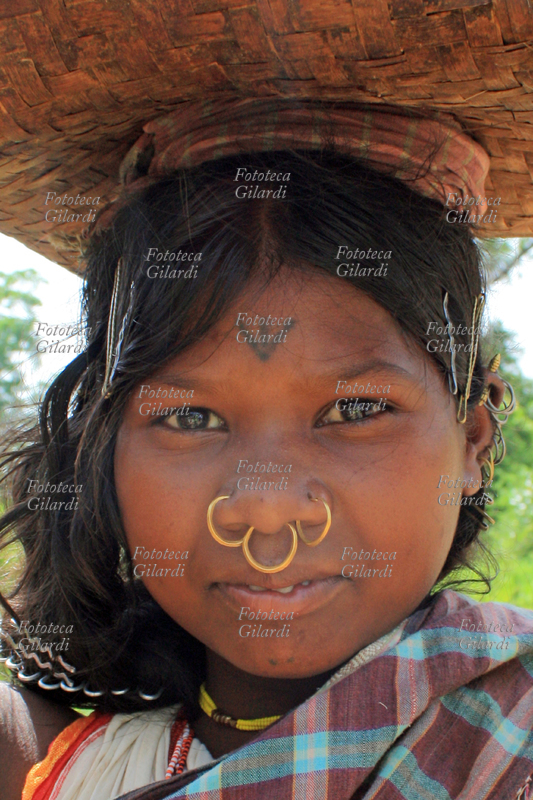 INDIA Ragazza della tribù primitiva dei Dongria Kondh, popolo indigeno dello Stato dell\