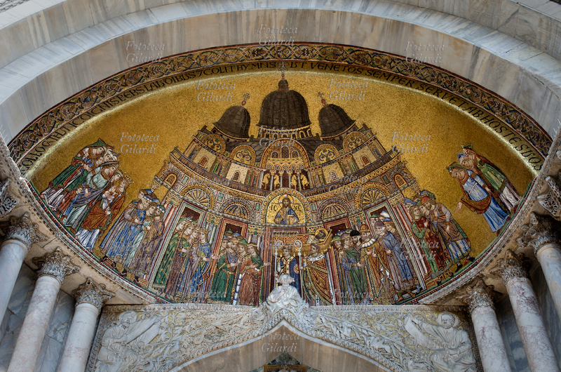 VENEZIA lunetta del portale secondario di Sant\