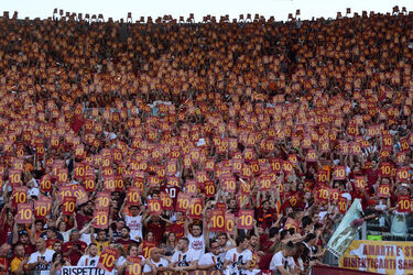 28.05.2017 Roma vs Genoa 3 2. Striscioni per Totti. 27 Photos 28.05.2017 Roma vs Genoa 3 2. Striscioni per Totti. 27 Photos