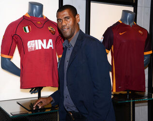 26.10.2016 Aldair Roma Store Via del Corso