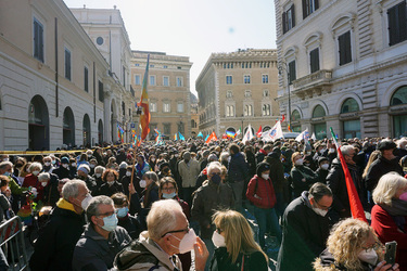 26.02.2022 Roma Pza Santi Apostoli Corteo contro Guerra 26.02.2022 Roma Pza Santi Apostoli Corteo contro Guerra
