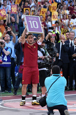 28.05.2017 Roma vs Genoa 3 2. Totti la Festa. 32 Photos 28.05.2017 Roma vs Genoa 3 2. Totti la Festa. 32 Photos