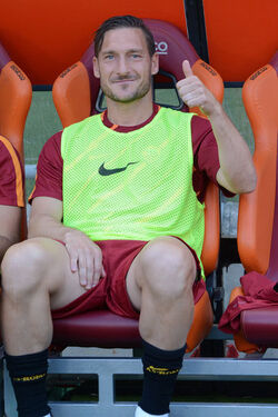 28.05.2017 Roma vs Genoa 3 2. Saluti di e per Totti. 10 Photos