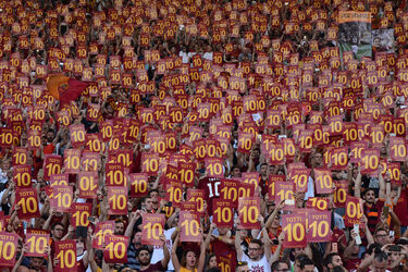 28.05.2017 Roma vs Genoa 3 2. Striscioni per Totti. 27 Photos 28.05.2017 Roma vs Genoa 3 2. Striscioni per Totti. 27 Photos