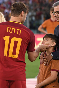 28.05.2017 Roma vs Genoa 3 2. Totti la Festa. 32 Photos 28.05.2017 Roma vs Genoa 3 2. Totti la Festa. 32 Photos