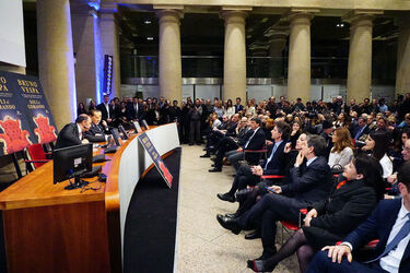 13.12.2017 Roma Piazza di Pietra. Vespa e Berlusconi presentano libro