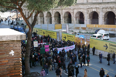 26.02.2022 Roma Pza Santi Apostoli Corteo contro Guerra 26.02.2022 Roma Pza Santi Apostoli Corteo contro Guerra