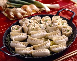 RAVIOLI CINESI AL PESCE E ALLA CARNE