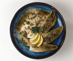 ALI DI RAZZA CON INDIVIA BURRO E CAPPERI