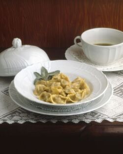 AGNOLOTTI AL SUGO DI ARROSTO