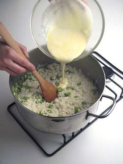 RISOTTO CON ASPARAGI E FRAGOLE