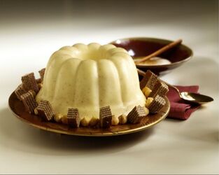 BAVARESE ALLE NOCCIOLE E MIELE BAVARESE ALLE NOCCIOLE E MIELE