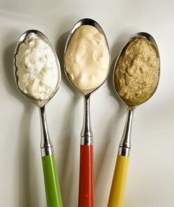 SALSE SU CUCCHIAI PER ACCOMPAGNARE IL PANE