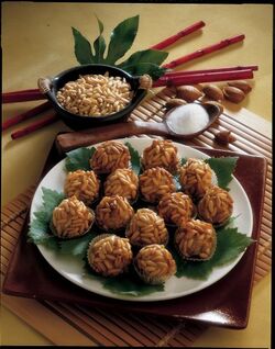 BISCOTTI DI MANDORLE E PINOLI BISCOTTI DI MANDORLE E PINOLI