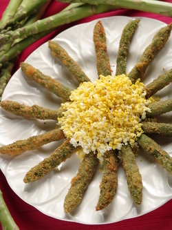 ASPARAGI FRITTI CON MIMOSA DI UOVA