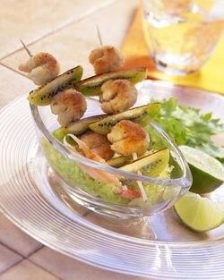 SPIEDINI DI SCAMPI E KIWI