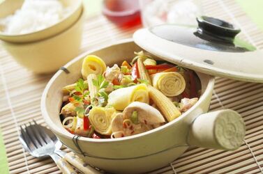 WOK DI POLLO CON OMELETTE E MAIS