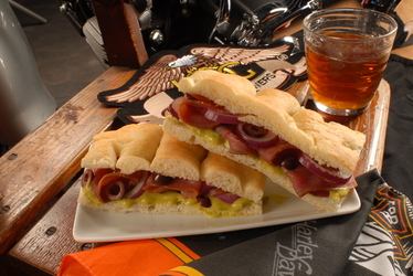 PANINO TONNO AFFUMICATO E GUACAMOLE