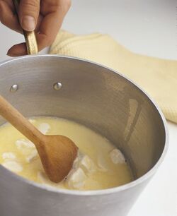 TORTA ALLE FRAGOLE E CIOCCOLATO BIANCO