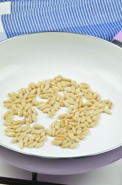 SFOGLIA CON SPINACI E SEPPIOLINE