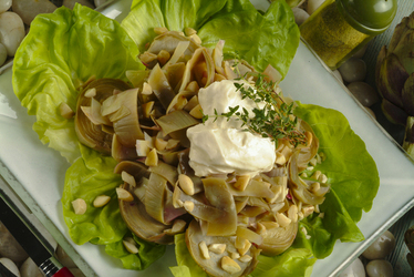 INSALATA DI CARCIOFI E MANDORLE INSALATA DI CARCIOFI E MANDORLE