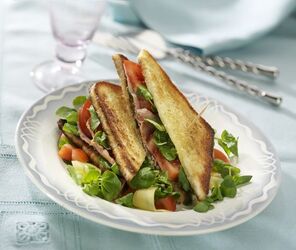 TOAST CROCCANTI CON CRESCIONE E BACON