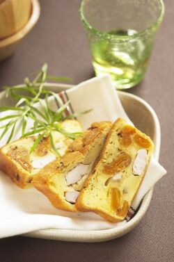 CAKE DI FARAONA E ALBICOCCHE SECCHE