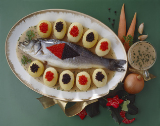 BRANZINO AL VINO BIANCO CON UOVA DI LOMBO