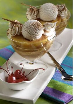 PESCHE CON GELATO ALLA VANIGLIA