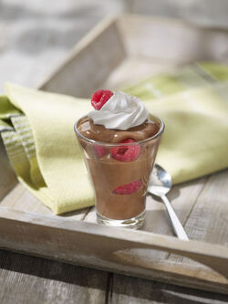 MOUSSE AL CIOCCOLATO E LAMPONI