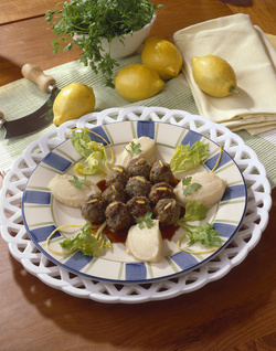 POLPETTE AL PREZZEMOLO CON PURÈ DI SEDANO RAPA