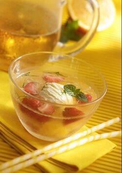 ZUPPETTA FREDDA DI TE E FRAGOLE